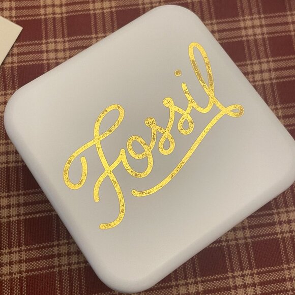 New. Beautiful Fossil Watch. - Picture 9 of 11